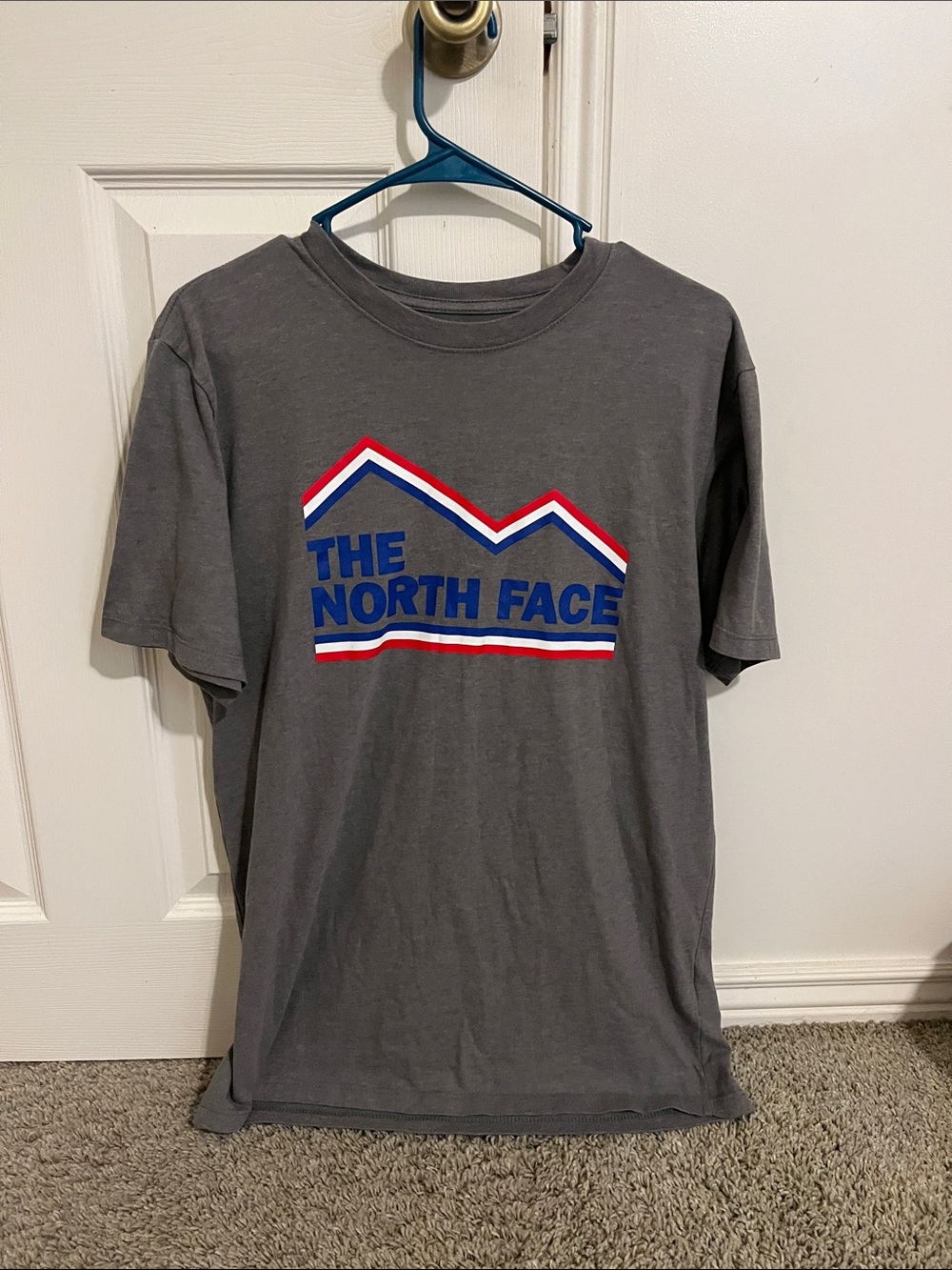 The North Face Men’s Charcoal Short-Sleeve Logo Tee with Red & Blue size M